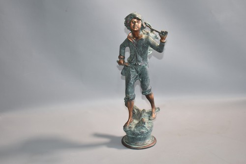Bronzefigur junge mit korb - junge,