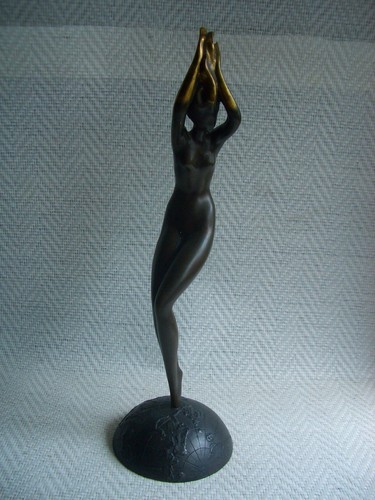Bronze aktfigur auf der - aktfigur,