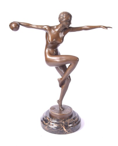Bronze skulptur frau - frau, ball