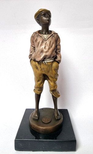 Bronzefigur junge pfeifer - bronzefigur,